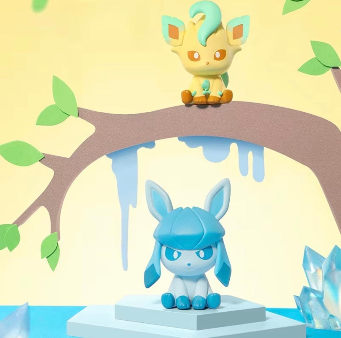 Surprise PokéBall Figurine
