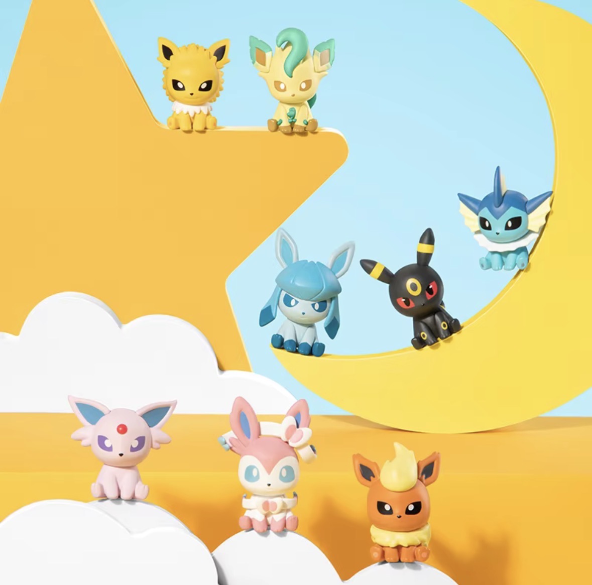 Surprise PokéBall Figurine